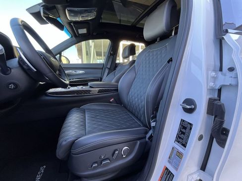 Used 2025 Genesis GV70 3.5T Sport w/ Sport Prestige Package image 13
