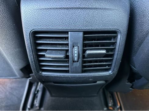 Used 2019 Mercedes-Benz GLA 250 image 16