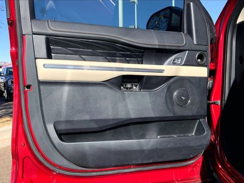 Used 2018 Ford Expedition Platinum image 21