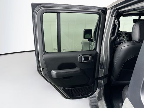 Used 2023 Jeep Wrangler Unlimited Sahara AWD/4WD image 26
