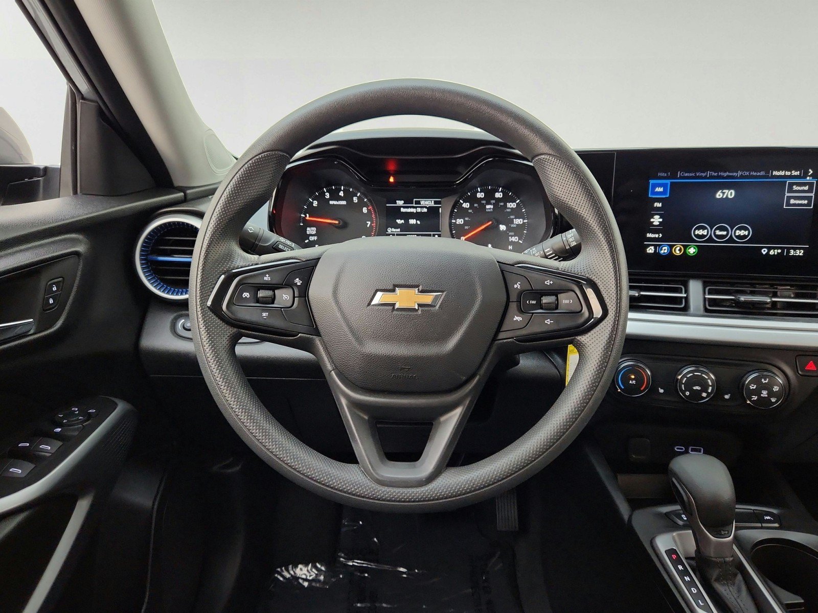 Used 2026 Chevrolet Trax LS w/ LS Convenience Package FWD image 22