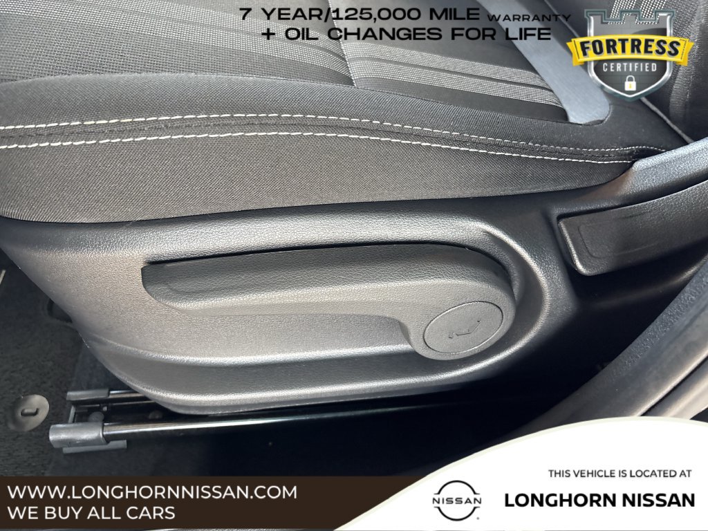 Used 2023 Hyundai Venue SEL FWD image 21