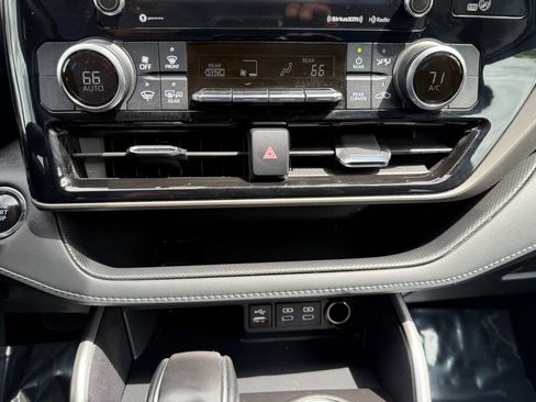 Used 2022 Toyota Highlander LE image 21