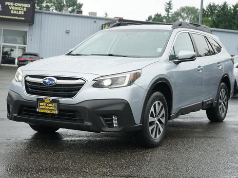 Used 2022 Subaru Outback Premium AWD/4WD image 1