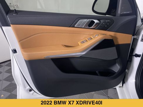 Used 2022 BMW X7 xDrive40i w/ M Sport Package AWD/4WD image 13