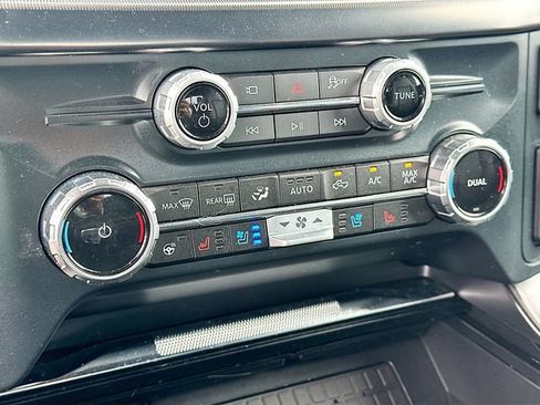 Used 2025 Ford F150 Lariat w/ Equipment Group 502A High AWD/4WD image 16