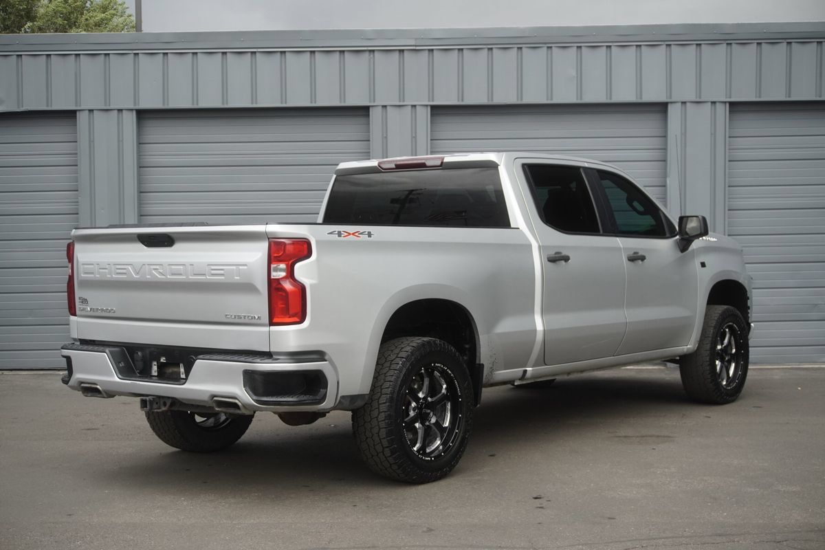 Used 2019 Chevrolet Silverado 1500 Custom w/ Custom Value Package AWD/4WD image 6