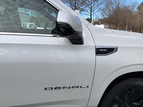 Used 2023 GMC Yukon Denali w/ Denali Reserve Package image 24
