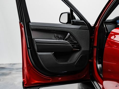 Used 2024 Land Rover Range Rover Sport SE image 66