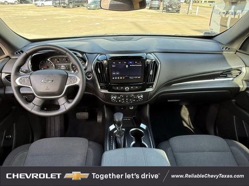 Used 2023 Chevrolet Traverse LT FWD image 11