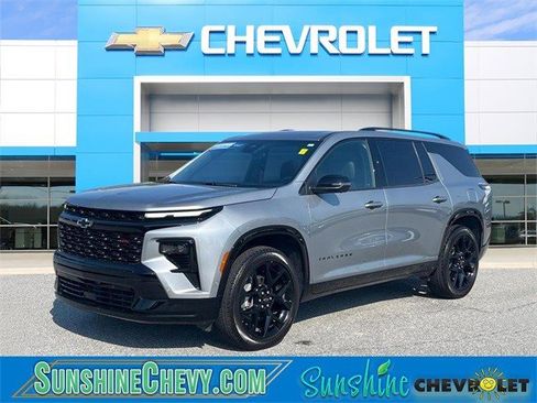 Certified 2024 Chevrolet Traverse RS w/ LPO, Floor Liner Package image 1