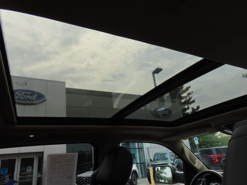 Used 2020 RAM 1500 Laramie AWD/4WD image 37