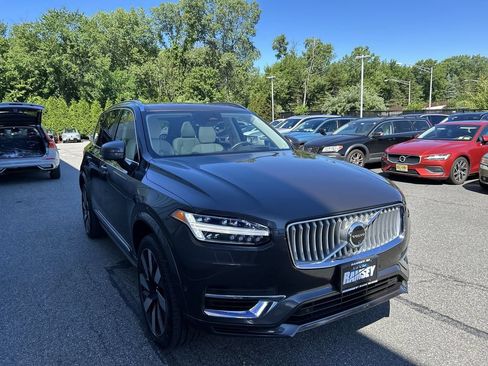 Certified 2025 Volvo XC90 T8 Ultra w/ Protection Package AWD/4WD image 2
