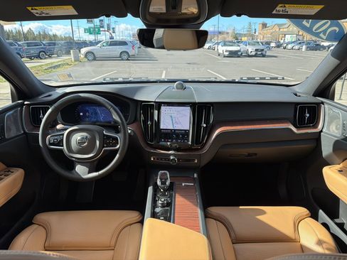 Used 2024 Volvo XC60 T8 Ultimate w/ Climate Package AWD/4WD image 10