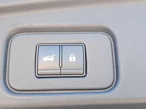 Certified 2023 Nissan Pathfinder SL w/ Black Appearance Package image 9