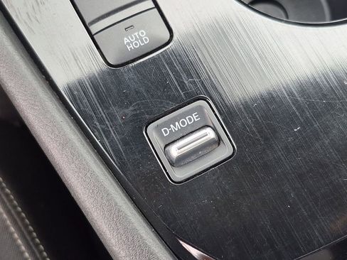 Used 2024 Nissan Rogue SV FWD image 11