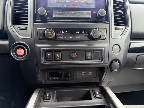 Used 2023 Nissan Titan SV w/ SV Convenience Package image 13