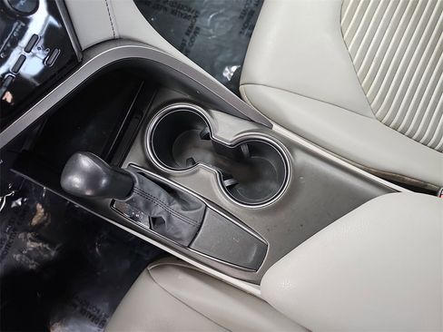 Used 2021 Toyota Camry SE image 22