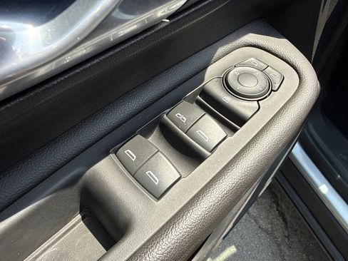 Used 2023 GMC Terrain SLT w/ LPO, Floor Liner Package AWD/4WD image 21