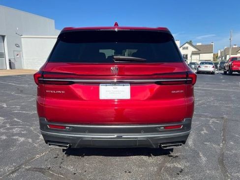 Used 2025 Buick Enclave Preferred FWD image 3