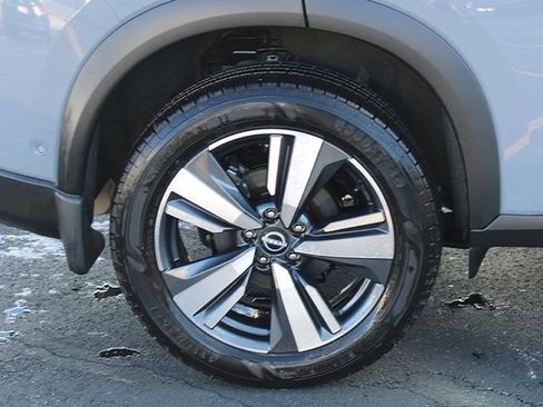 Used 2025 Nissan Rogue SL w/ SL Premium Package image 8