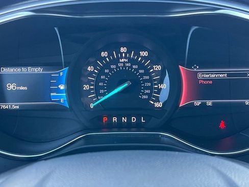 Used 2017 Ford Fusion SE w/ Fusion SE Technology Package image 26