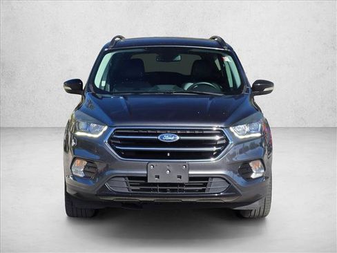 Used 2017 Ford Escape Titanium image 2