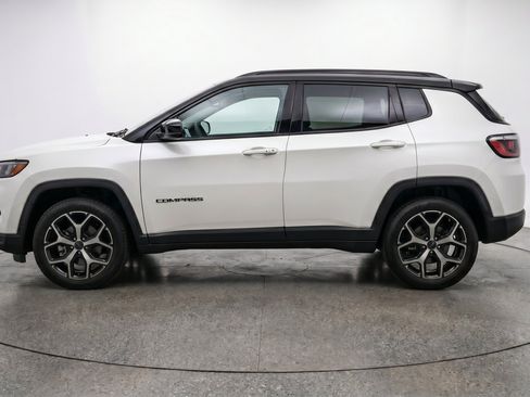 Used 2025 Jeep Compass Limited AWD/4WD image 5