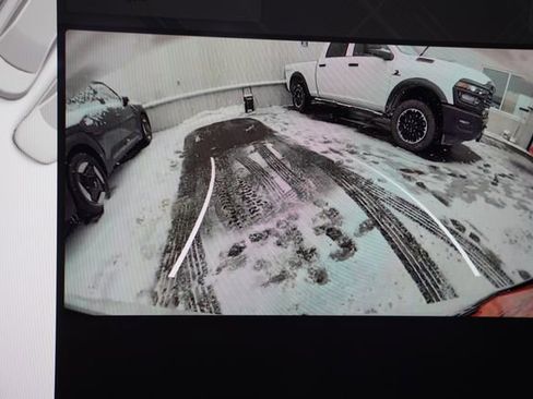 Used 2022 Tesla Model Y Performance image 39