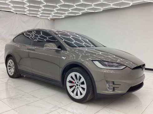 Used 2016 Tesla Model X 75D image 7