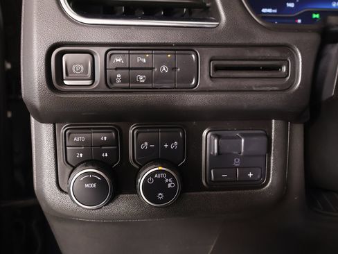 Used 2024 Chevrolet Tahoe RST w/ Luxury Package AWD/4WD image 9