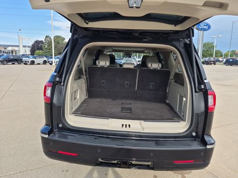Used 2019 Lincoln Navigator L Reserve AWD/4WD image 6