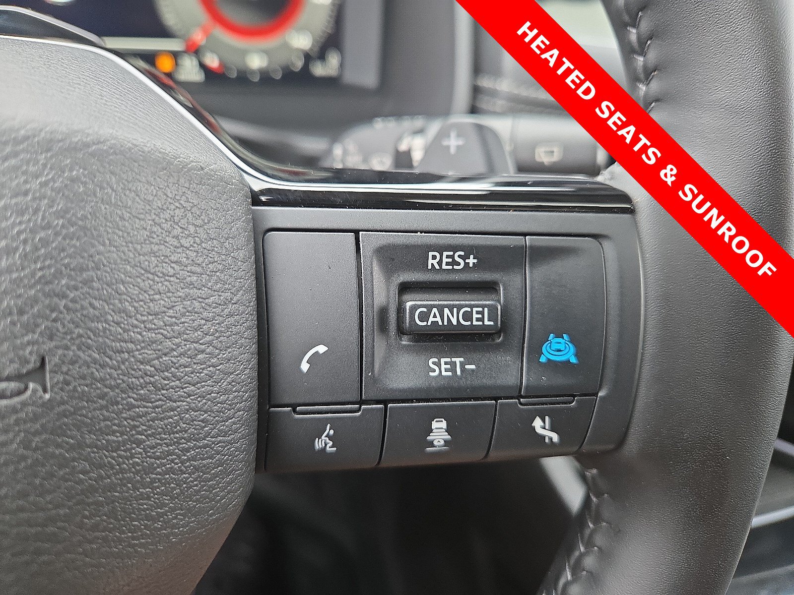 Used 2025 Nissan Rogue SL w/ Tech Package AWD/4WD image 18