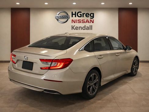 Used 2018 Honda Accord LX image 4