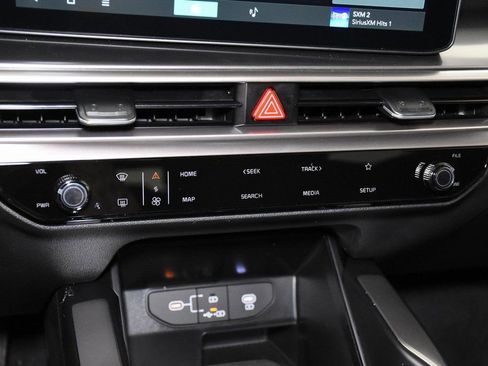 Certified 2024 Kia Sorento LX image 15