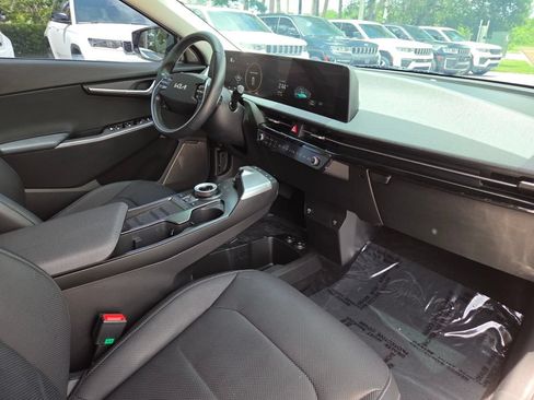 Used 2022 Kia EV6 Wind RWD image 14