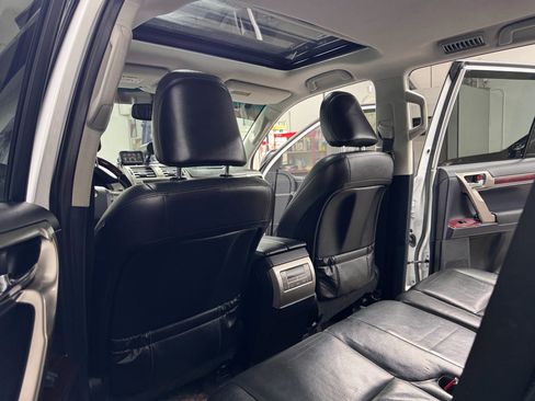 Used 2016 Lexus GX 460 w/ Premium Package AWD/4WD image 19