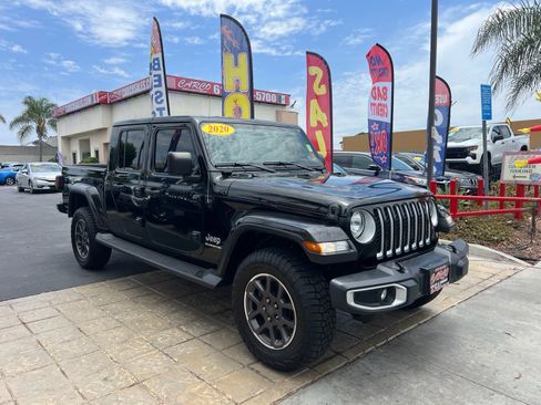 Used 2020 Jeep Gladiator Overland AWD/4WD image 2