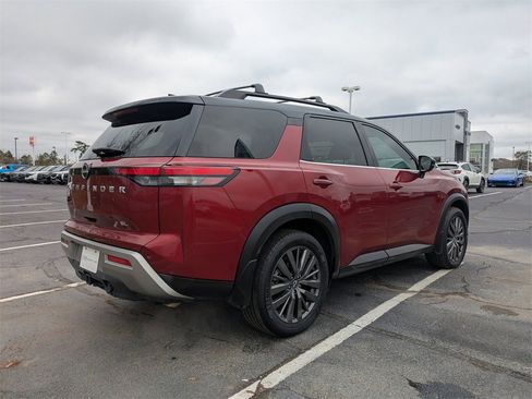 Used 2022 Nissan Pathfinder SL w/ SL Premium Package image 5