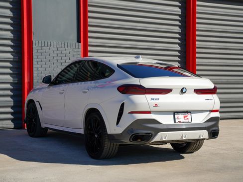 Used 2021 BMW X6 sDrive40i w/ M Sport Package image 4