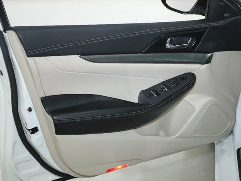 Used 2019 Nissan Maxima 3.5 SL w/ Floor Mat Group FWD image 16