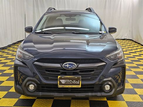 Used 2023 Subaru Outback Premium image 8