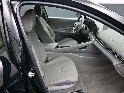 Certified 2023 Hyundai Elantra SEL w/ Convenience Package FWD image 25