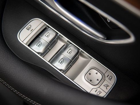 Used 2025 Mercedes-Benz GLE 350 4MATIC image 23