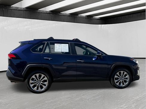 Used 2019 Toyota RAV4 Limited w/ Cold Weather Package FWD image 8