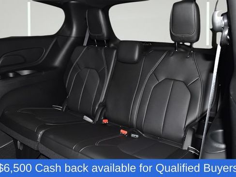 New 2026 Chrysler Pacifica Select w/ S Appearance Package FWD image 32