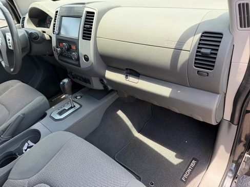 Used 2021 Nissan Frontier SV AWD/4WD image 11