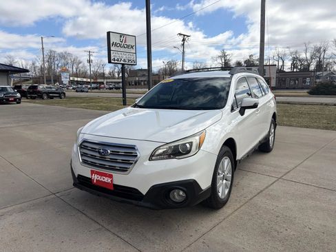Used 2015 Subaru Outback 2.5i Premium AWD/4WD image 3