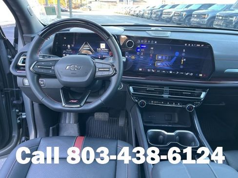 Used 2024 Chevrolet Traverse RS image 17