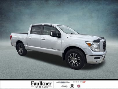 Used 2020 Nissan Titan SV w/ SV Convenience Package